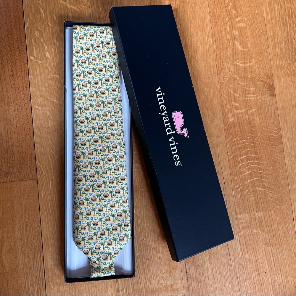 Vineyard Vines Tie - Cheeseburger In Paradise